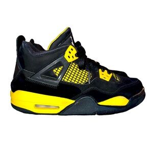 Air Jordan 4 Retro ‘Thunder’ - Size 5.5 Youth
